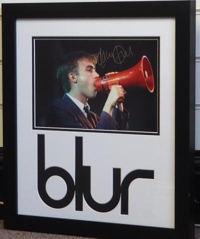 Damon Albarn Blur signed 12 x 8