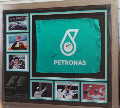 Mercedes F1 team signed by five!