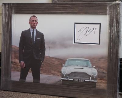 Daniel Craig 007 autograph