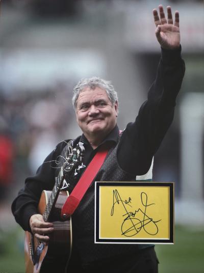 Max Boyce autograph