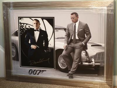 Daniel Craig signed 12 x 8