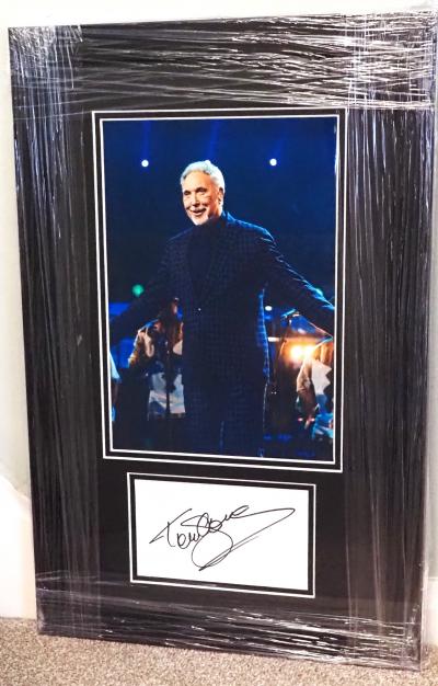 Tom Jones top vocalist signature