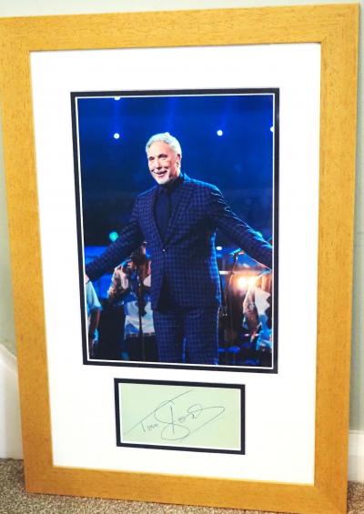 Tom Jones top vocalist signature