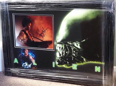 Sigouney Weaver signature