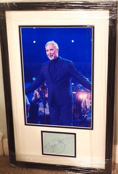 Tom Jones top vocalist signature